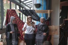Tampil di New York Fashion...