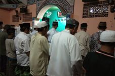 Warga Semarang Gelar...