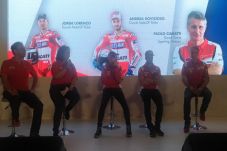 Shell Boyong Andrea...