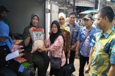 Satu Jam, 4.000 Ton...