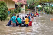 Diguyur Hujan, Sejumlah...