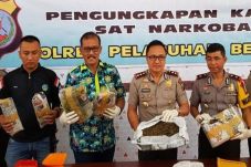 5 Pengedar Ganja 15...