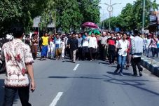 Siswa Pukul Guru di...