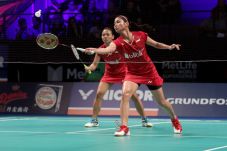 Rizki/Della Lolos, Perang...