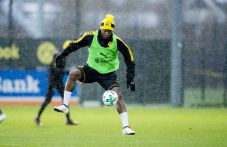 Dortmund Janjikan Piala...