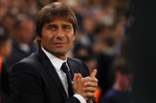 Conte Bakal Latih Timnas...