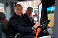 Putin Akan Jadi Petani...