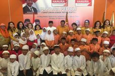 Santuni Anak Yatim,...