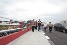 Urai Kemacetan, Jembatan...