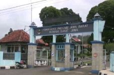 Simpan Mayat Suami dan...
