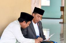 Pengamat: Kedekatan...