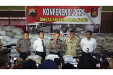 Gudang Pengoplos Beras...