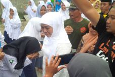 Khofifah Sebut Masyarakat...