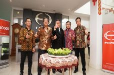 Beri Pelayan Terbaik,...