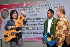 Pencipta Gitar dan Rebana...