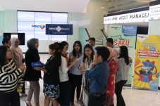 MNC Finance Beri Kado...