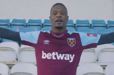 Patrice Evra Pakai Nomor...