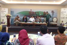 Fadli Zon Luncurkan...