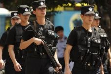Polisi China Tangkap...