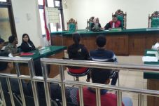 Buang Sampah Sembarangan,...