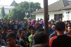 Warga Karawang Ogah...