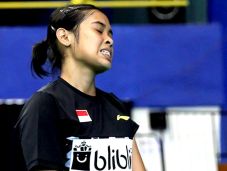 Gregoria Kalah, Tim...