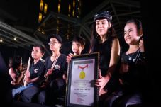 Gandeng 100 Musisi untuk...