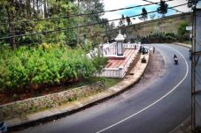 Misteri Tanjakan Emen,...