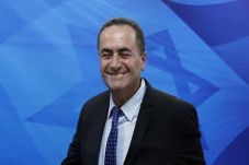 Israel: Serangan di...