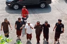 Nyagub di Bali, Wayan...