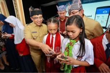 Gandeng Ruangguru, Pelajar...