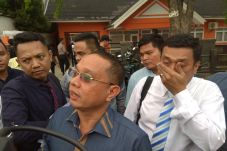 JR Saragih Resmi Gugat...