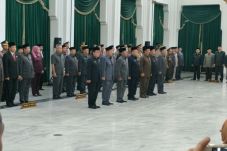 Pesan Aher Saat Melantik...