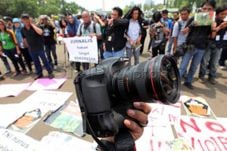 Bagir Manan Minta Pasal...