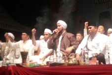 Habib Luthfi Bin Yahya...