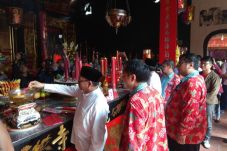 Datangi Kelenteng, Sudirman...