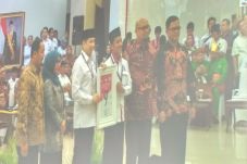 Jadi Peserta Pemilu,...