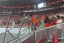 Pengerusakan Fasilitas...