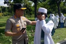 Habib Rizieq Batal Pulang,...