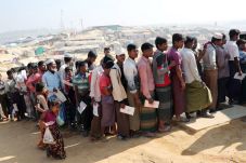 Myanmar kepada Bangladesh:...