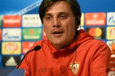 Pelatih Sevilla Siapkan...
