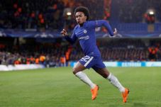 Cetak Gol ke Gawang...