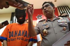 65 Siswa SD di Surabaya...