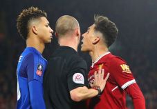Dituduh Rasis Bek Everton,...