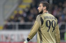 Mino Raiola Tetap Ingin...