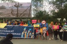 Aksi Damai, Warga di...