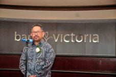 Bank Victoria Buka Kantor...