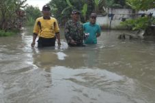 Banjir di Jombang Meluas,...
