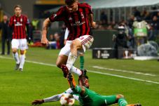 Gol Tunggal Borini Bawa...