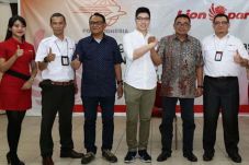 Lion Parcel dan Pos...